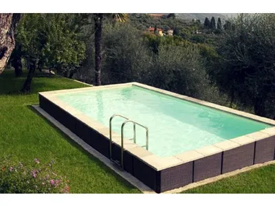 piscina seminterrata